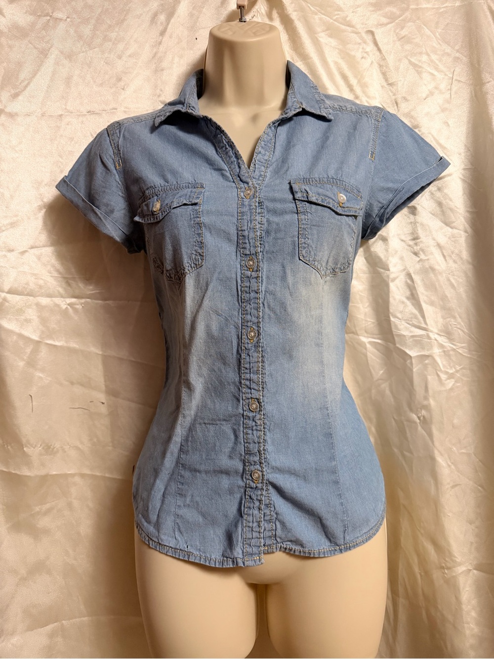 Light Blue Short-Sleeve Button-Down Shirt